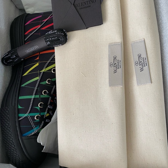 Valentino Sneakers - Picture 11 of 11